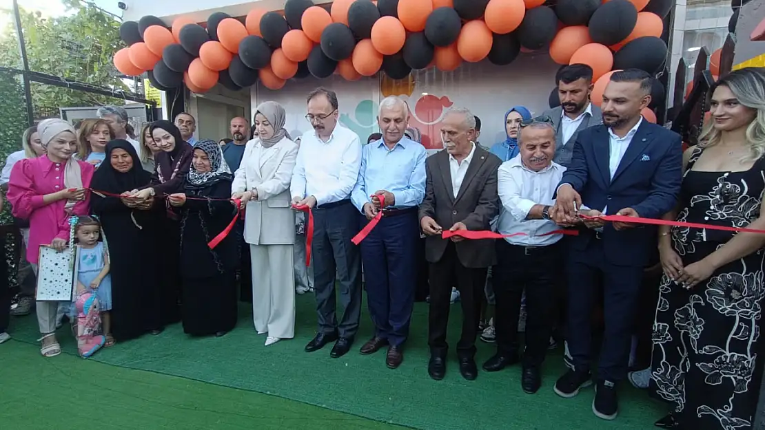 Siirt'te ''Geleceğin Işıkları'' Gündüz Bakım Evi Hizmete Açıldı
