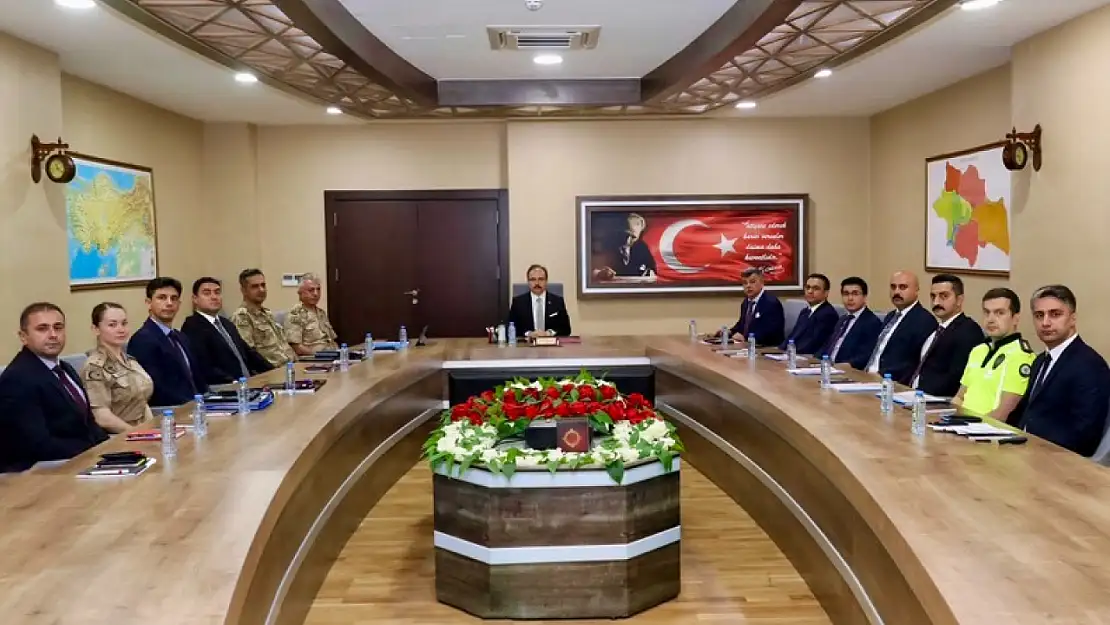 Siirt'te Güvenlik Gündemi Masaya Yatırıldı: Huzur İçin Yeni Tedbirler Alınıyor