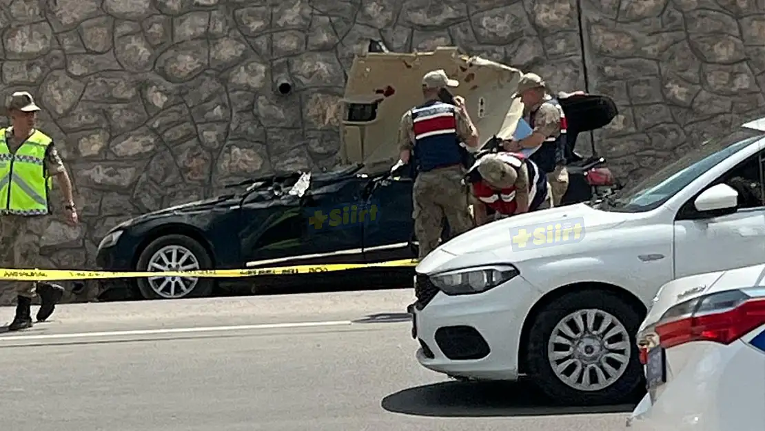 Siirt'te Korkunç Kazada 5 Yaralı: Lüks Otomobil Hurdaya Döndü, Tavanı Koptu!