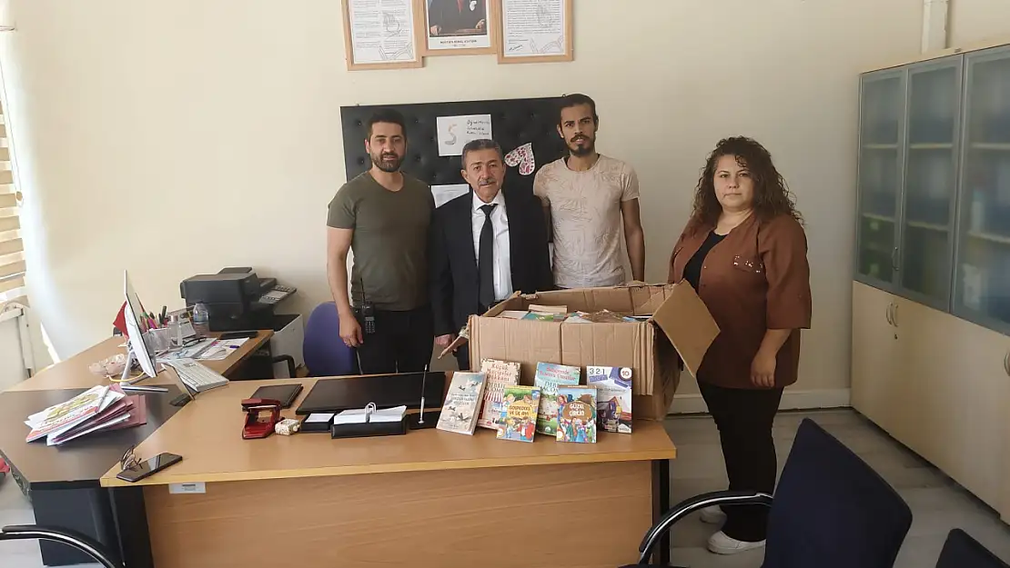 Siirt'te Küçük Eller Büyük Kalpler: Kitaplar Şehirler Arasında Yolculuğa Çıktı