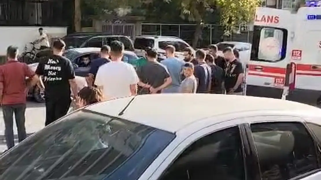 Siirt'te Motokurye ile Otomobil Çarpıştı: 1 Yaralı