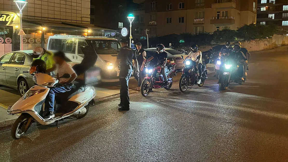 Siirt'te Motosikletlere Yönelik Eş Zamanlı Denetim: Trafik Güvenliği İçin Sıkı Kontroller