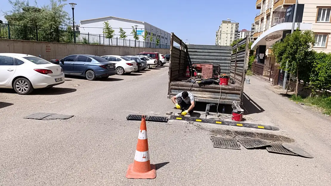 Siirt'te Trafik Güvenliği İçin Harekete Geçildi: Duraklar Yenileniyor, Kasise Yeni Düzenleme