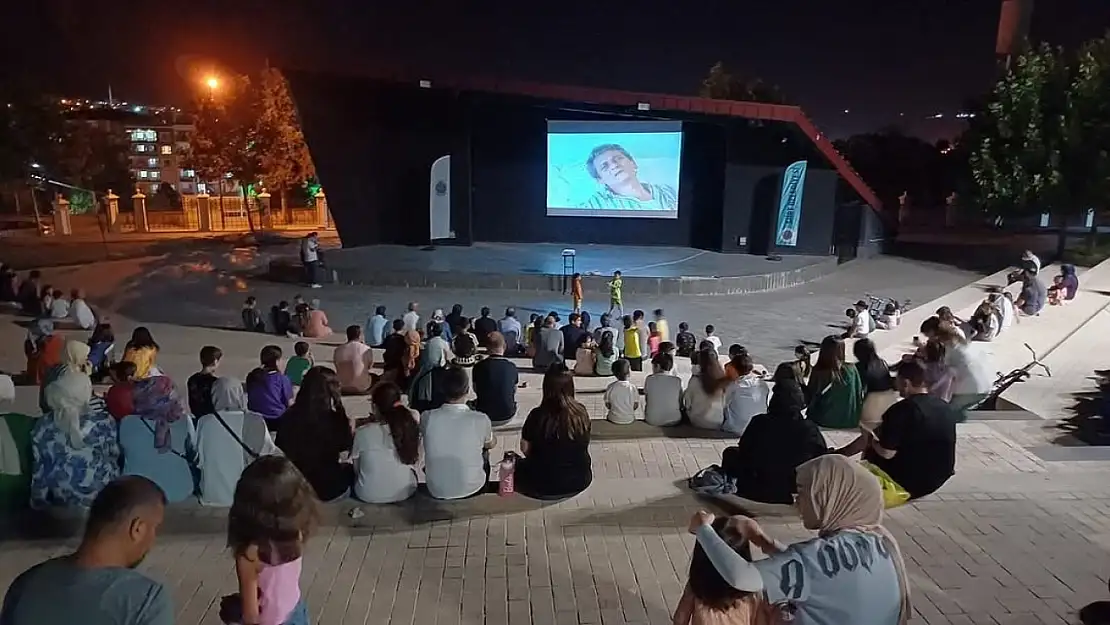 Siirt'te Yaz Akşamlarına Sinema Keyfi Geliyor