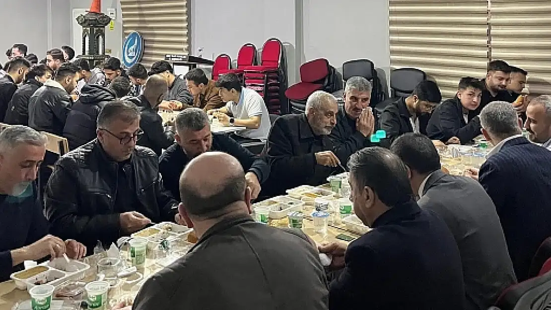 Siirt Ülkü Ocakları İftar Programı Düzenledi