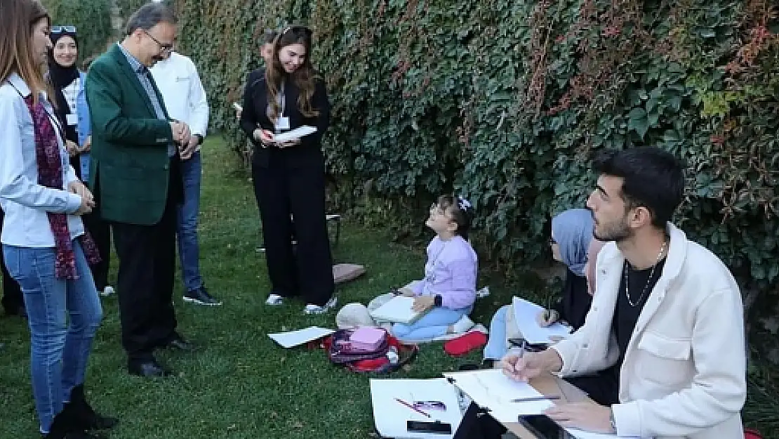 Siirt Ulu Camii'nde 'Urban Sketchers' Buluşması