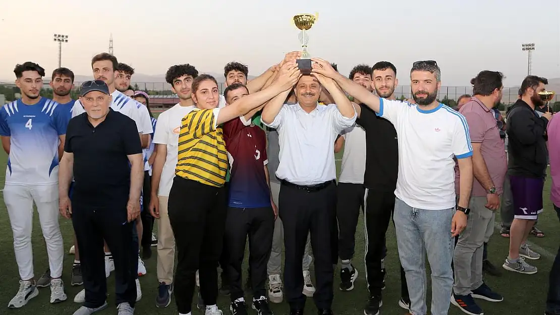 Siirt Üniversitesi 'Futbol Bahar Şenliği  Spor Müsabakaları Final Maçları' Coşkuyla Tamamlandı