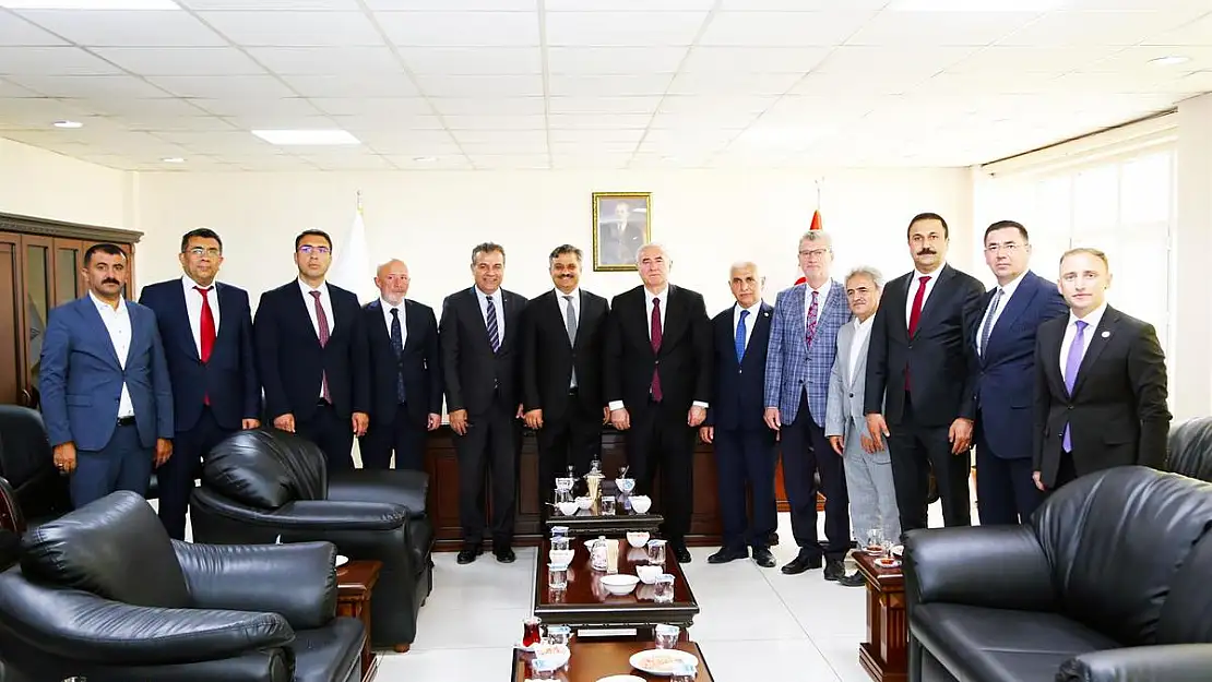 Siirt Üniversitesi Kamu Denetçiliği Kurumu Heyetini Ağırladı