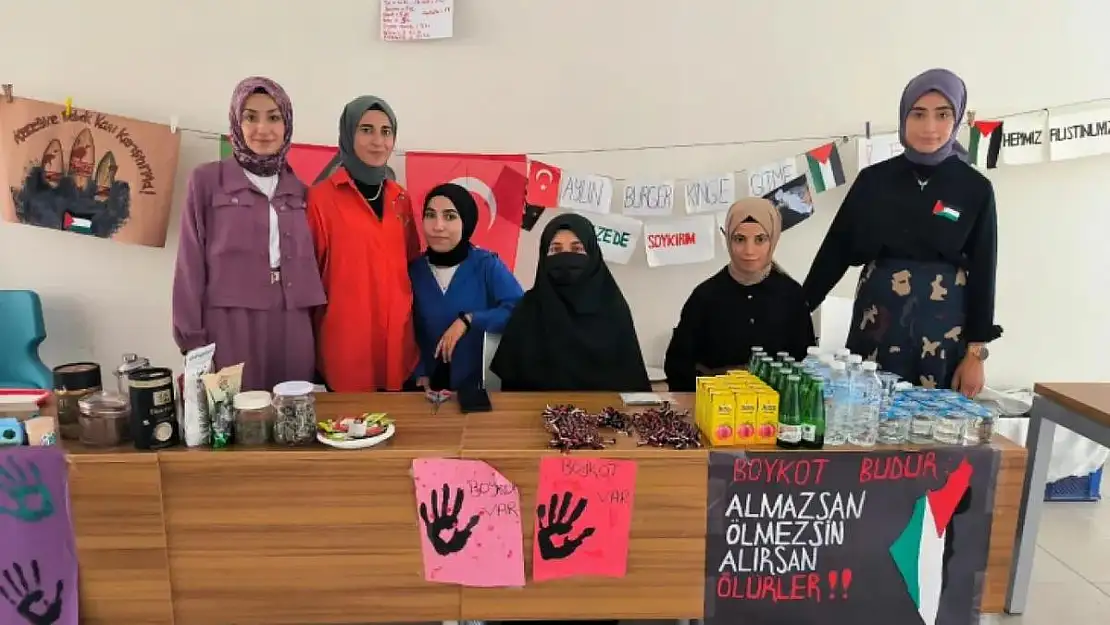 Siirt Üniversitesi Öğrencileri Gazze'ye Su Kuyusu Bağışladı!