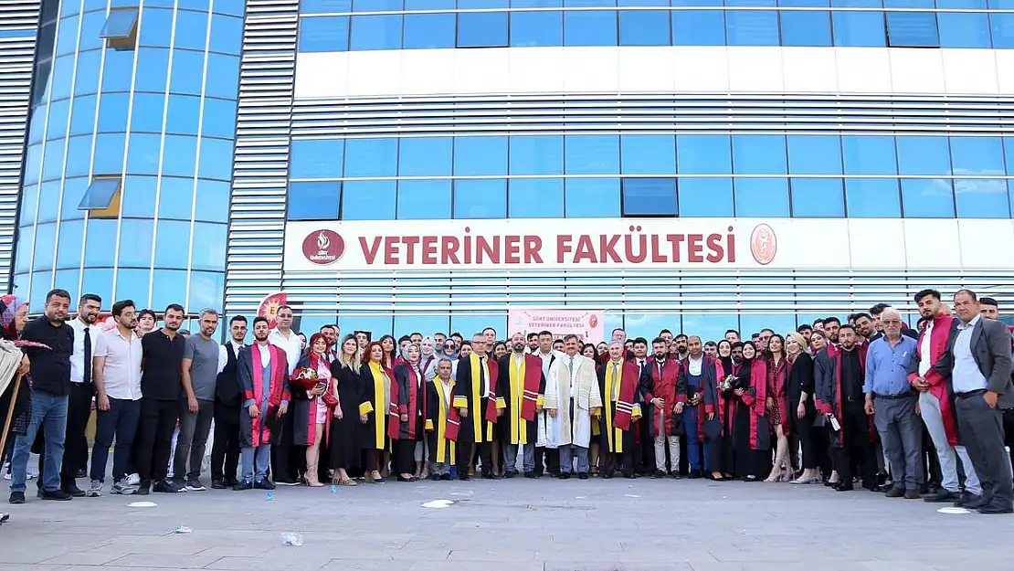 Siirt Üniversitesi Veteriner Fakültesi'nde Mezuniyet Coşkusu