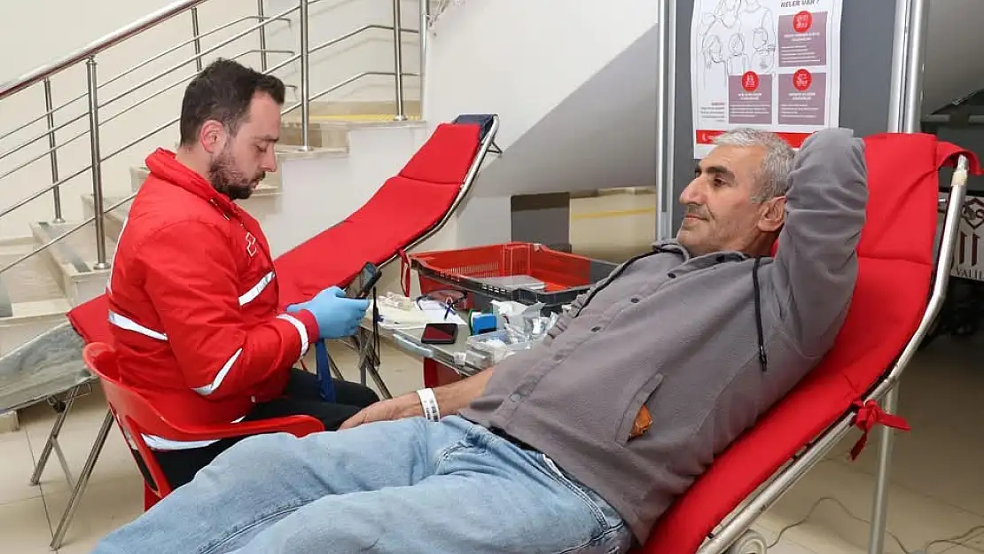 Siirt Valiliğinden Kan Bağışı Kampanyasına Destek
