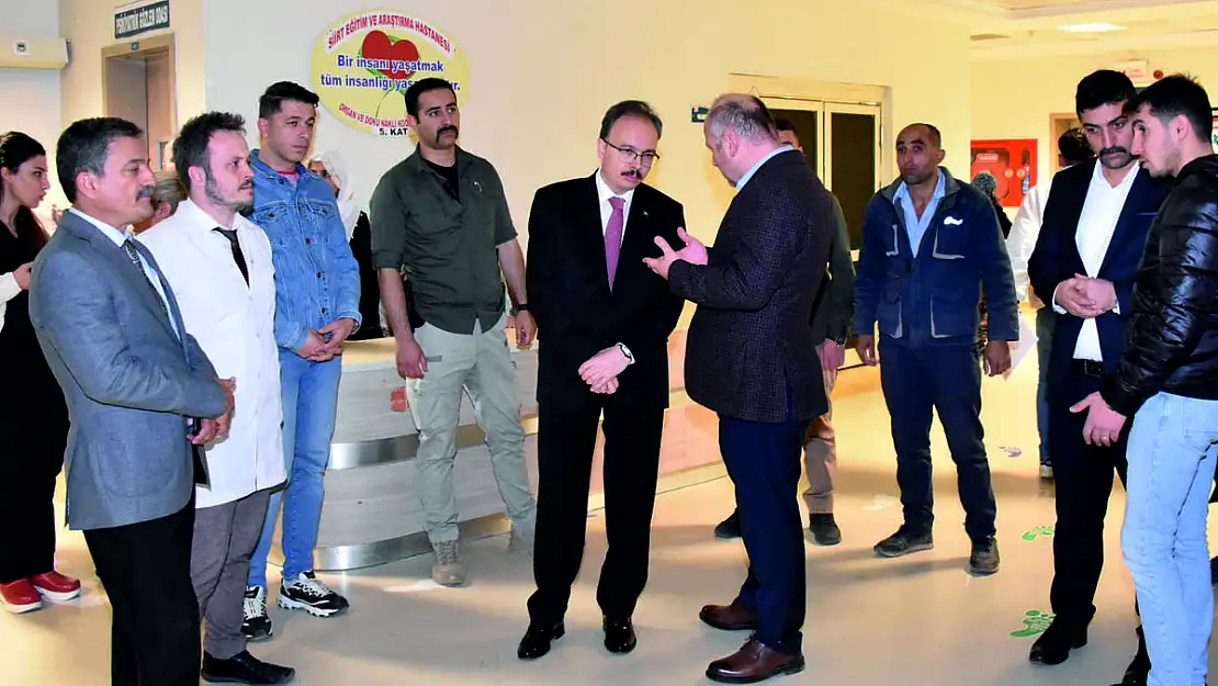 Siirt Valisi Dr.Kemal Kızılkaya, Trafik Kazasında Yaralanan Öğrencileri Ziyaret Etti