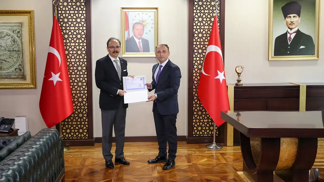 Siirt Valisi, Görev Değişikliği Yaşayan Vali Yardımcısını Kabul Etti