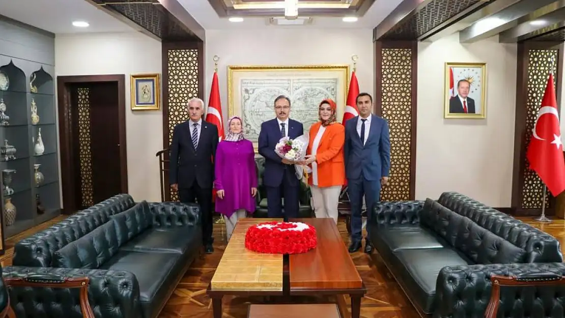 Siirt Valisi Kızılkaya, İl Nüfus Ve Vatandaşlık Müdürü Gürlek ve Kurum Personelini Kabul Etti