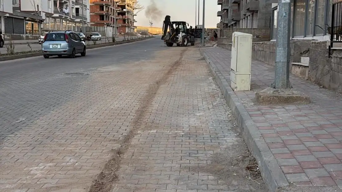 Siirt Veysel Karani Mahallesi'nde Altyapı Çalışması Sonrası Yol Toz İçinde Kaldı