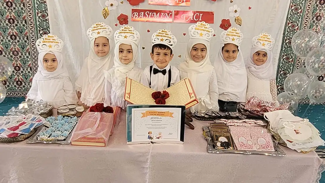 Siirt Yeni Mahalle'de Miniklere Kur'an'a Geçiyorum Programı Düzenlendi