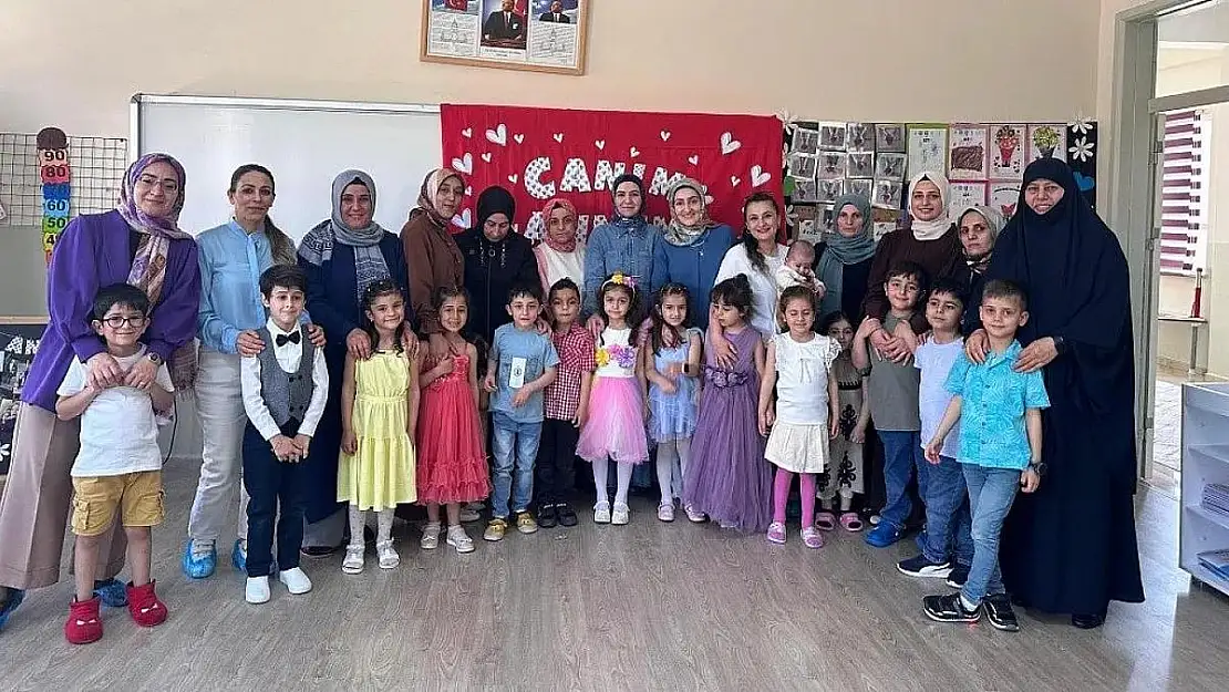 Siirt Zeynep Hatun Uygulama Anaokulunda Anneler Günü'ne Özel Kutlama