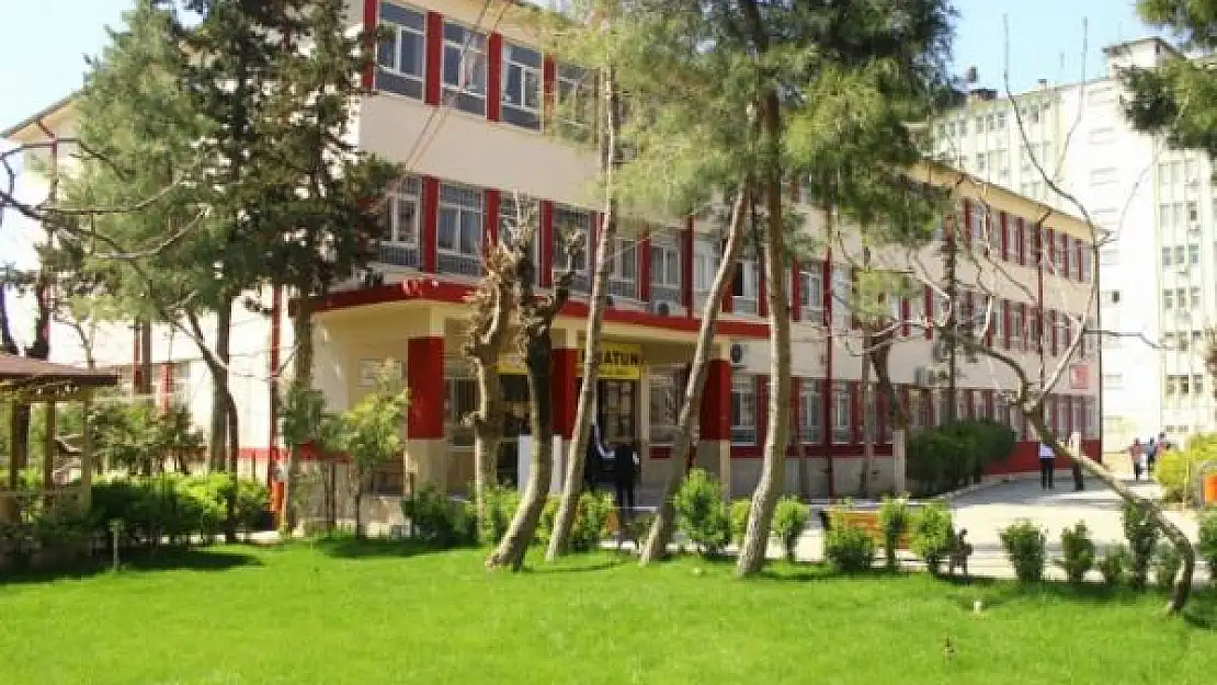Siirt'in En Eski Eğitim Kurumlarından Zeynep Hatun Anadolu Teknik Meslek Lisesi Yenileniyor