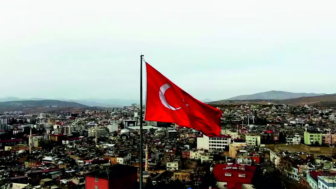 Siirt'in Güzellikleri ve Polis Teşkilatının Fedakarlığı Aynı Klipte Buluştu (Videolu)