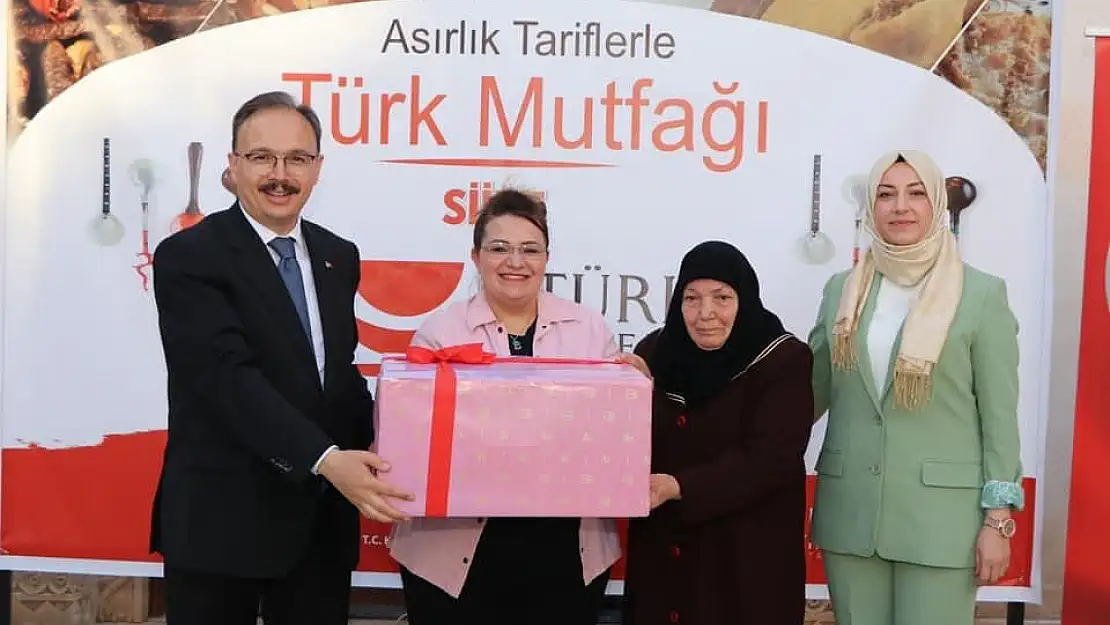Siirt'in Yöresel Lezzetlerinin Tanıtıldığı 'Yöresel Yemek Fuarı' Sona Erdi