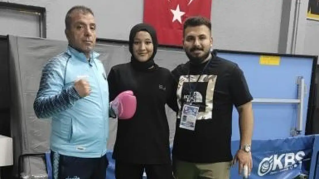 Siirtli Boksör Helen Rüzgar, Yarı Finale Yükseldi