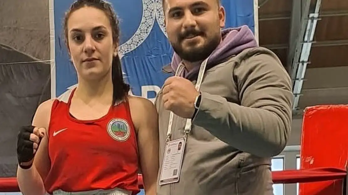 Siirtli Boksör Yarı Finale Yükseldi
