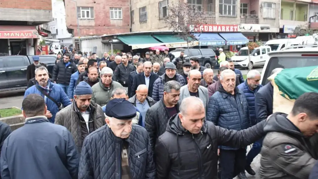 Siirtli Gazeteci Turan Koyuncu'nun Babası Defnedildi