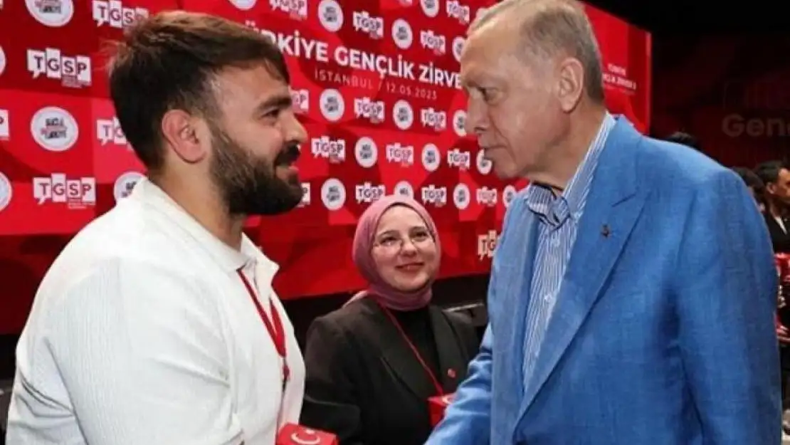 Siirtli Genç, Ödülünü Cumhurbaşkanı Erdoğan'ın Elinden Aldı