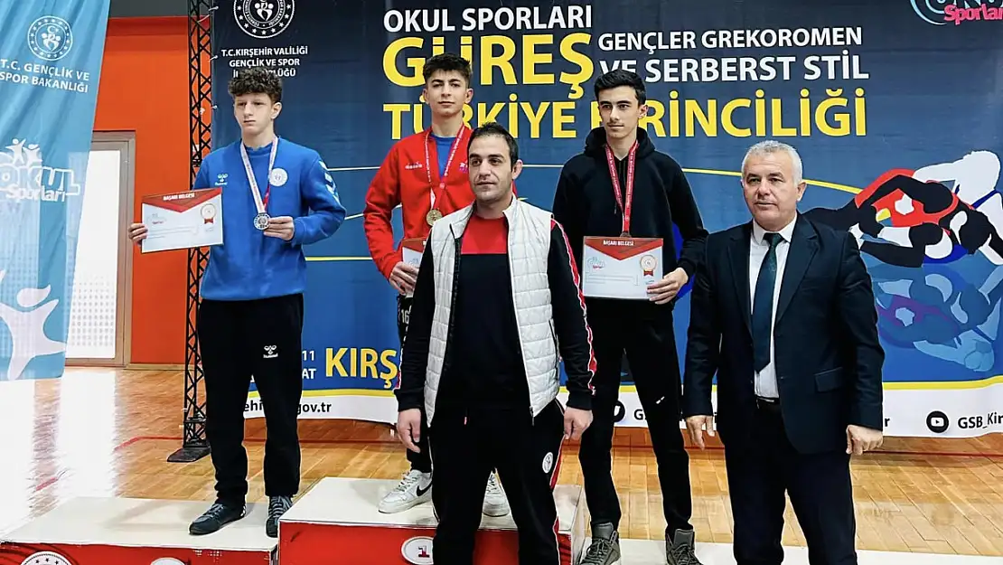 Siirtli Güreşçilerin Başarısı