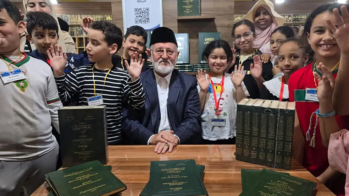Siirtli Hemşerimiz Prof. Dr. Geylani Fas Kitap Fuarında