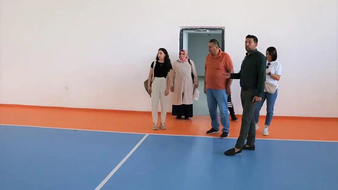 Siirtli Milli Sporcu, Evin Demirhan Yavuz'un Adı Bakanlık Onayıyla Çok Amaçlı Spor Salonuna Veriliyor