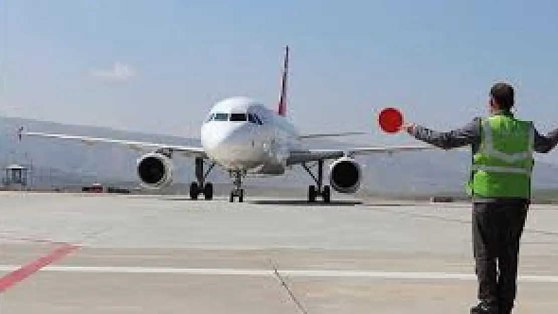Siirtli Uçak Yolcuları Yine Perişan Edildi