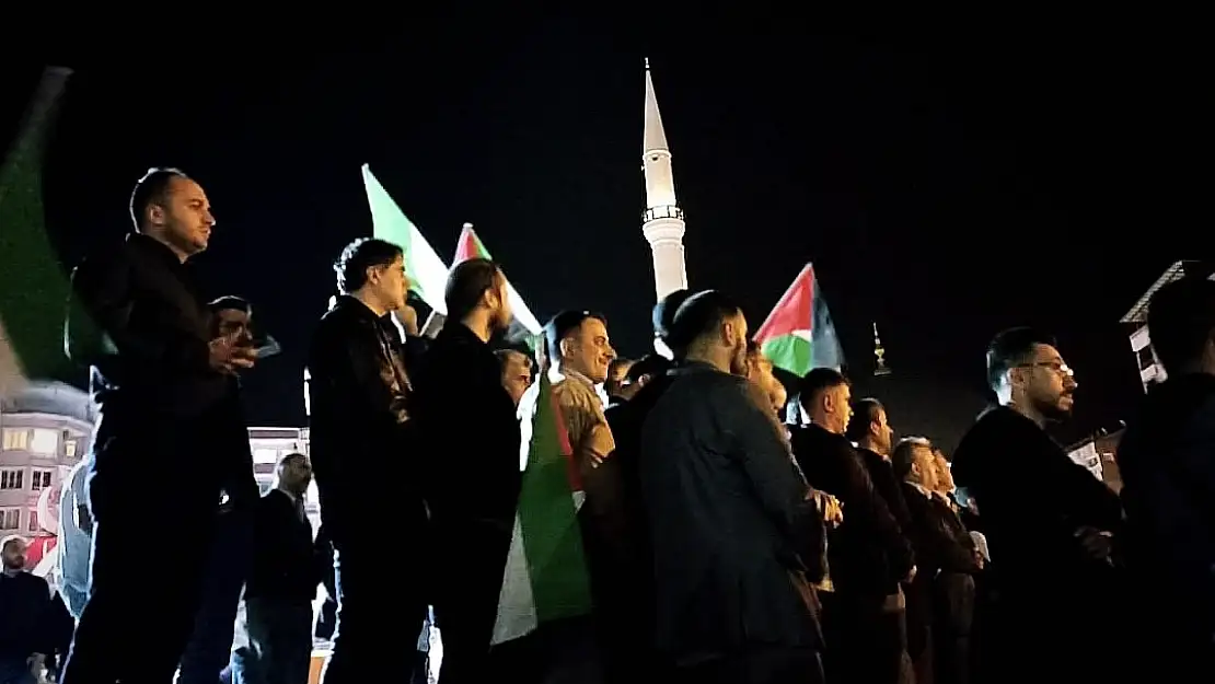 Siirtliler İsrail'i Lanetledi!