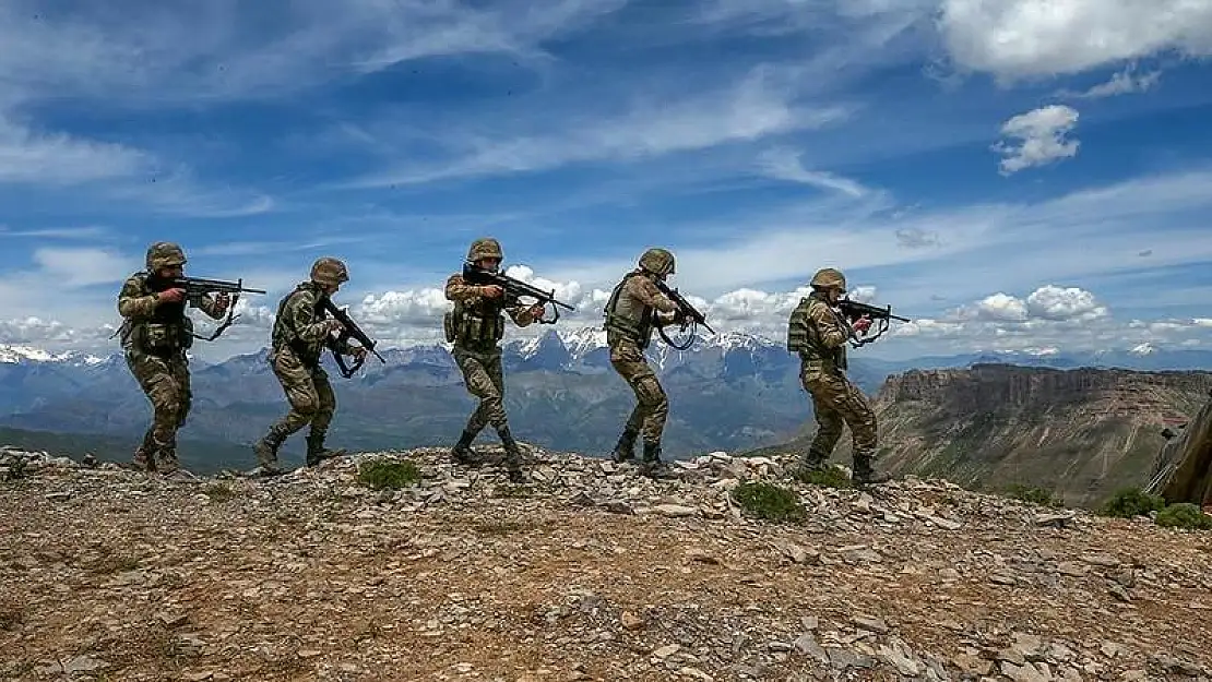 Siirt'te 1 Askerin Şehit Olduğu Saldırıyı Gerçekleştiren 2 PKK'lı Bestler-Dereler Bölgesinde Öldürüldü