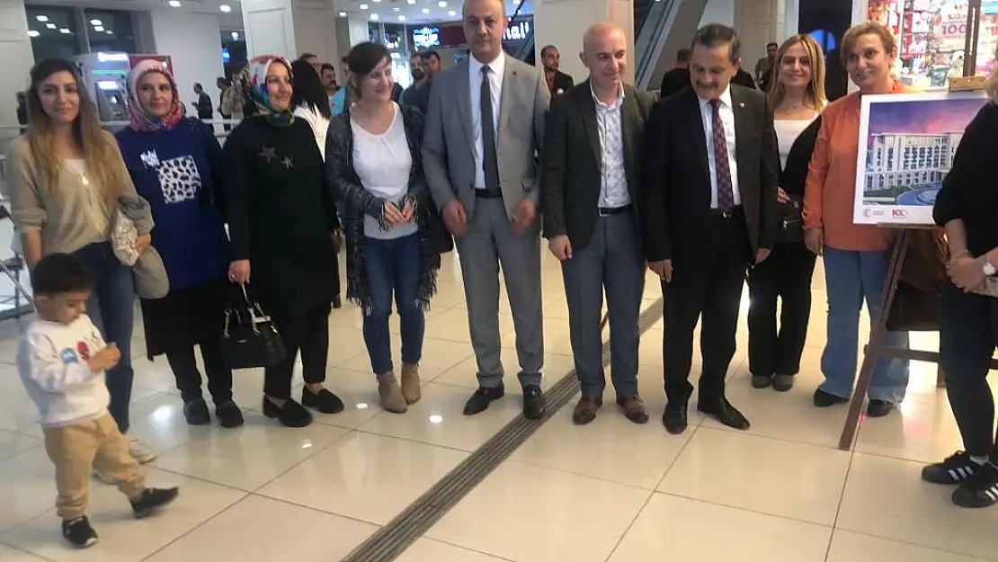Siirt'te '100 Yıldır Aynı Aşk ve Heyecanla' Sergisine Büyük İlgi!