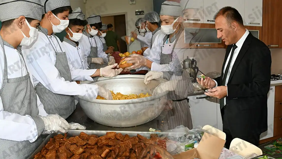 SİİRT'TE 15 BİN ÖĞRENCİYE ÜCRETSİZ YEMEK HİZMETİ VERİLİYOR