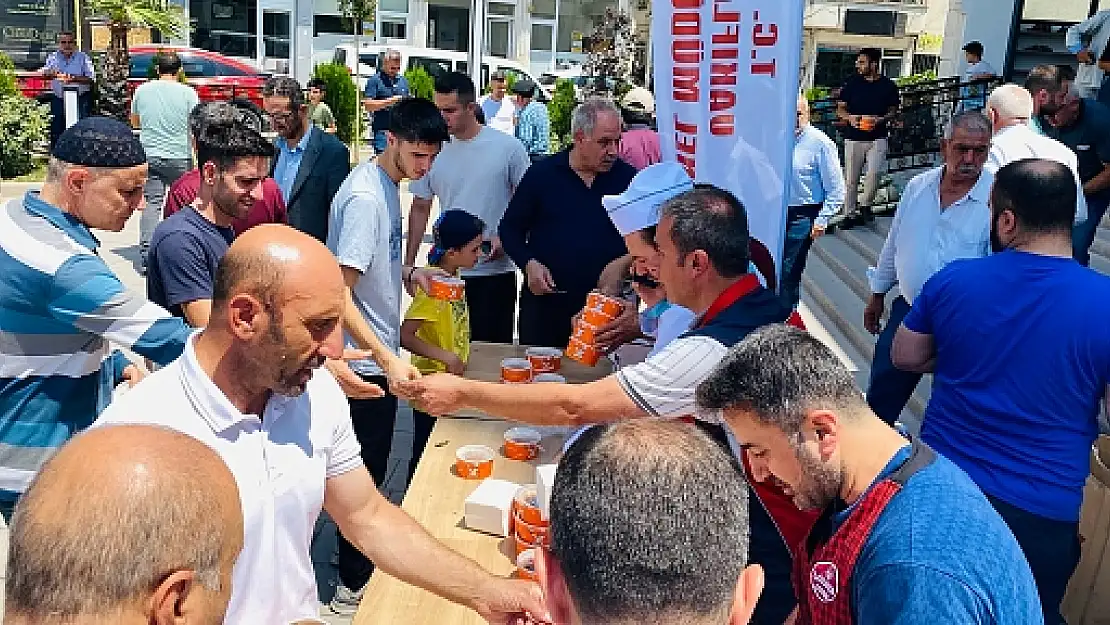 Siirt'te 1500 Kişiye Bitlis Vakıflar Bölge Müdürlüğü Tarafından Aşure Dağıtıldı