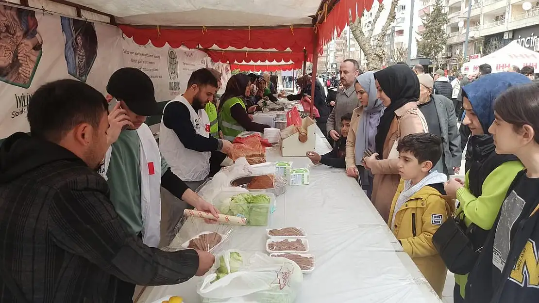 SİİRT'TE 18 STK'DAN DEPREMZEDELER YARARINA KERMES
