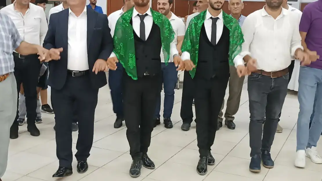 Siirt'te 2 Kardeş, Aynı Gün, Aynı Düğün Salonunda Dünya Evine Girdi