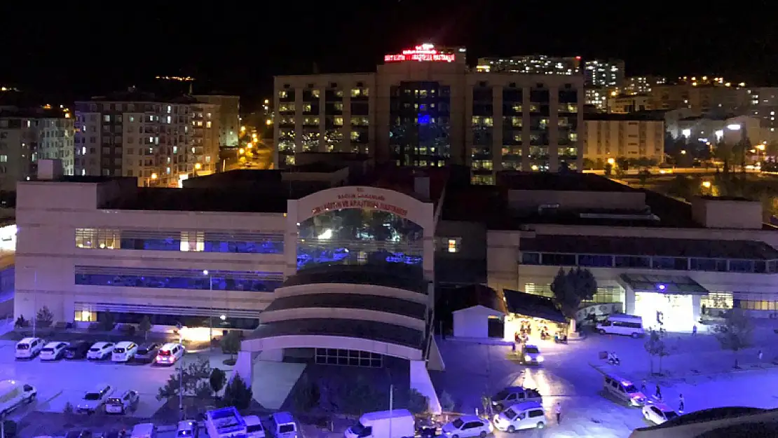 Siirt'te 20 Yaşındaki Genç Kız İlaçla İntihar Etti!