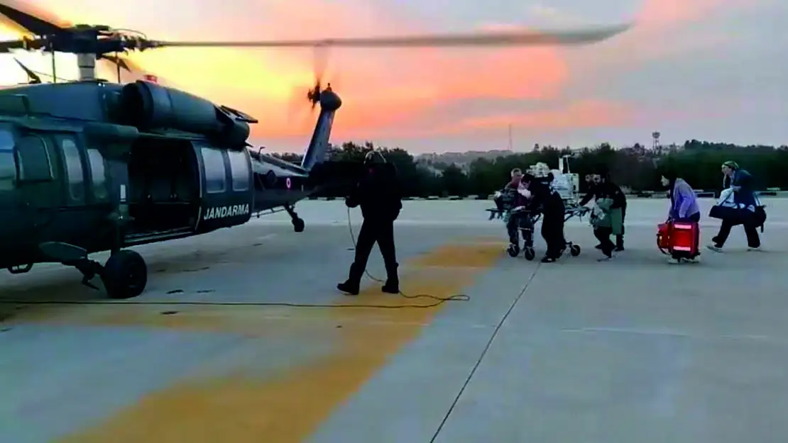 Siirt'te 2,5 Aylık Minik Bebeğin Helikopterle Tahliye Operasyonu (Videolu)