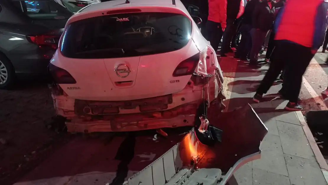Siirt'te 6 Araçlık Zincirleme Kaza!