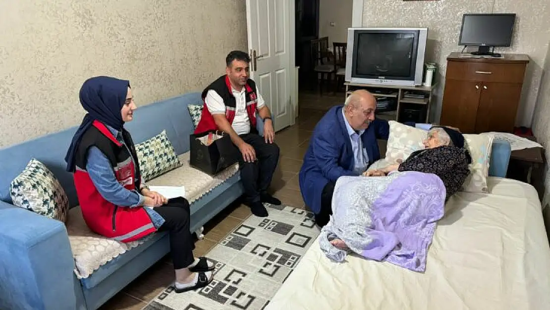 Siirt'te 93 Yaşındaki Yaşlı Bireye Ziyaret