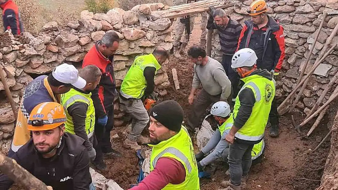 Siirt'te Ahır Çöktü!