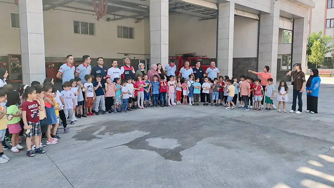 Siirt'te Anaokulu Öğrencilerine İtfaiye Mesleği Anlatıldı