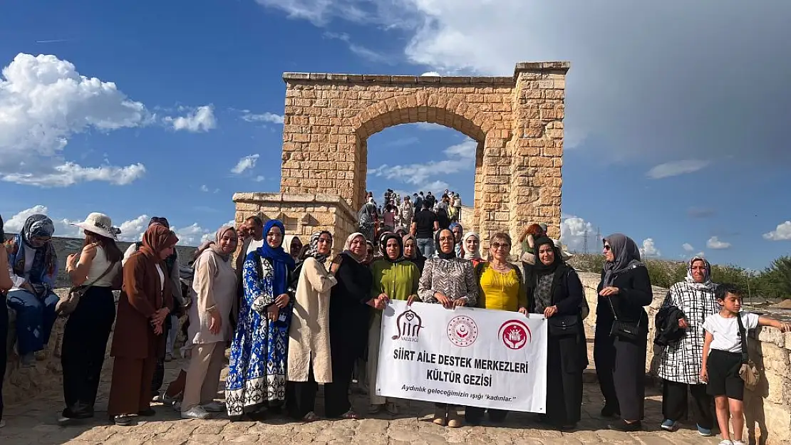 Siirt'te Anneler Günü Etkinliğiyle 150 Kadın Veysel Karani ve Malabadi Köprüsü'ne Götürüldü