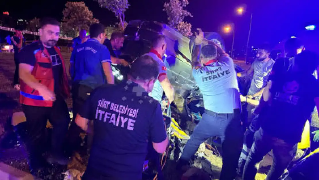 Siirt'te Bileklerini Kesen Genç Hastaneye Kaldırıldı