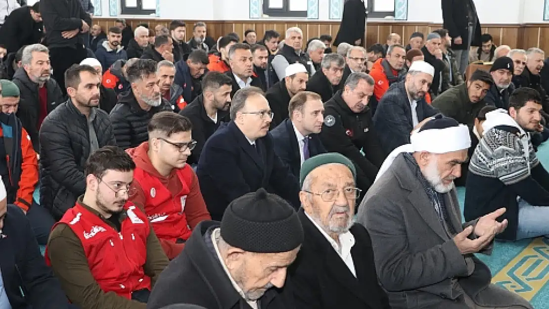 Siirt'te Deprem Şehitleri Dua ve Rahmetle Anıldı