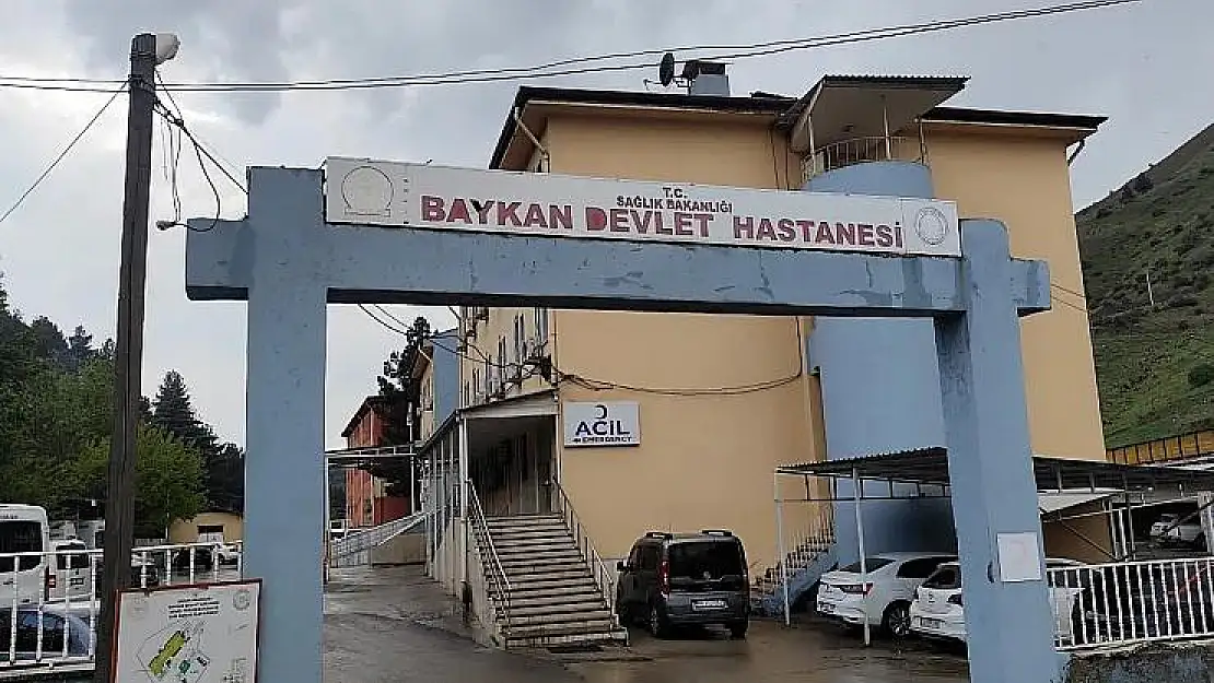 Siirt'te Düğün Yolunda Feci Kaza: Küçük Ceren Hayatını Kaybetti, Anne ve Babası Yaralandı