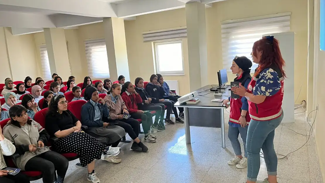 Siirt'te, Erken Yaşta ve Zorla Evliliklerin Önlenmesine Yönelik Eğitim